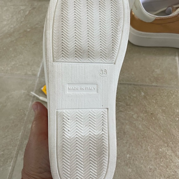 Valentino NWT Metalic Rose Gold Sneakers Size 7 - Picture 10 of 15